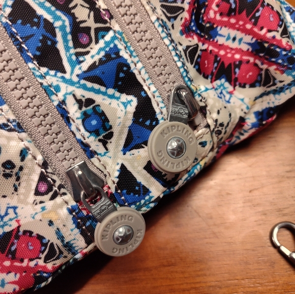 EUC. Kipling Alvar colorful geometric print + Monkey "Nathan" bag charm. RARE - Picture 7 of 9